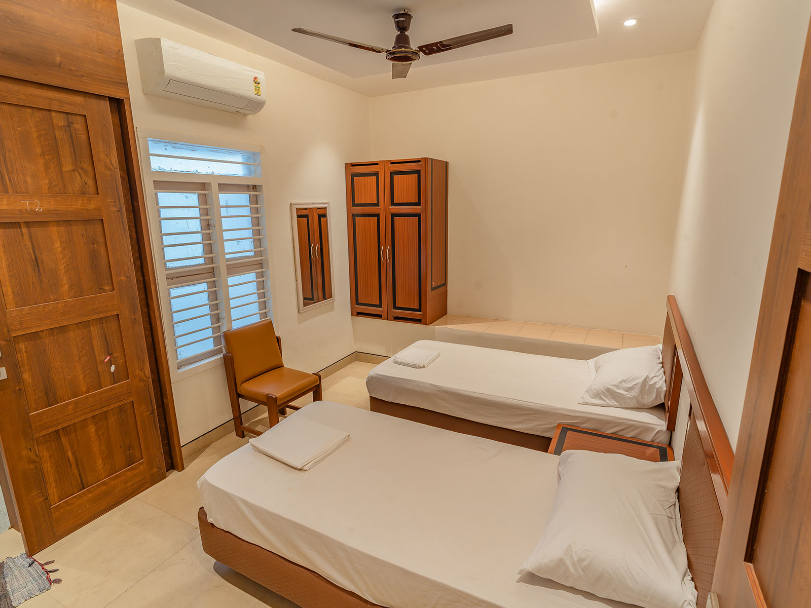 Clean modern Rooms with marble tiles